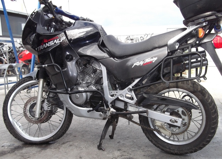 ΗΟΝDA XLV600 TRANSALP 1999 ME ΔΙΠΛΟ ΔΙΣΚΟΦΡΕΝΟ ΕΜΠΡΟΣ  ΓΙΑ ΑΝΤΑΛΛΑΚΤΙΚΑ!!!!!! 