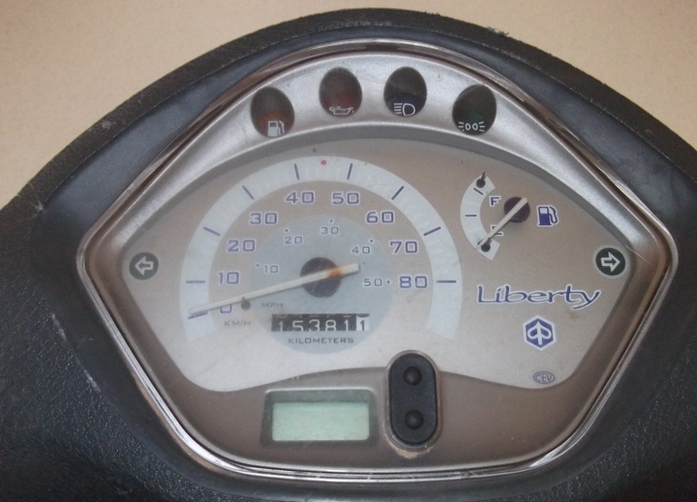 PIAGGIO Liberty 50cc 2T KONTEΡ PANEL KAI ΔΙΑΚΟΠΤΕΣ ΦΩΤΩΝ ΚΑΙ ΦΛΑΣ!! 