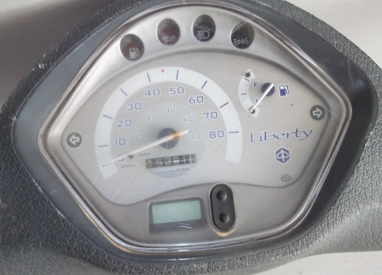 PIAGGIO Liberty 50cc 2T KONTEΡ PANEL KAI ΔΙΑΚΟΠΤΕΣ ΦΩΤΩΝ ΚΑΙ ΦΛΑΣ!! 