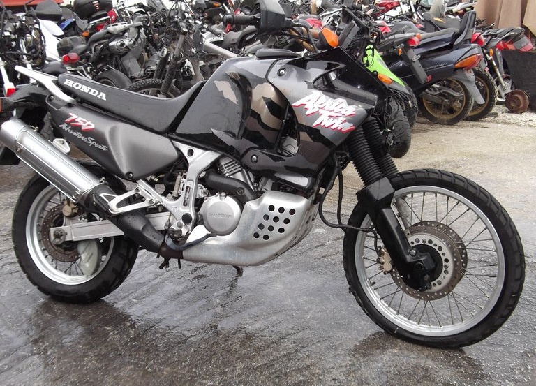 Honda XRV 750 Africa TWIN '99 ΓΙΑ ΑΝΤΑΛΛΑΚΤΙΚΑ