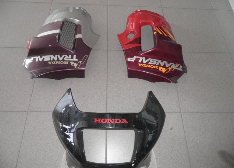 ΓΙΑ HONDA XL600 V TRANSALP MAΣΚΑ ΦΑΝΟΥ ΕΜΠΡΟΣ ΚΑΙ FAIRING ΔΕΞΙ ΚΑΙ ΑΡΙΣΤΕΡΟ ΣΕ ΚΑΛΗ ΚΑΤΑΣΤΑΣΗ!!!!!!!!!!!!!