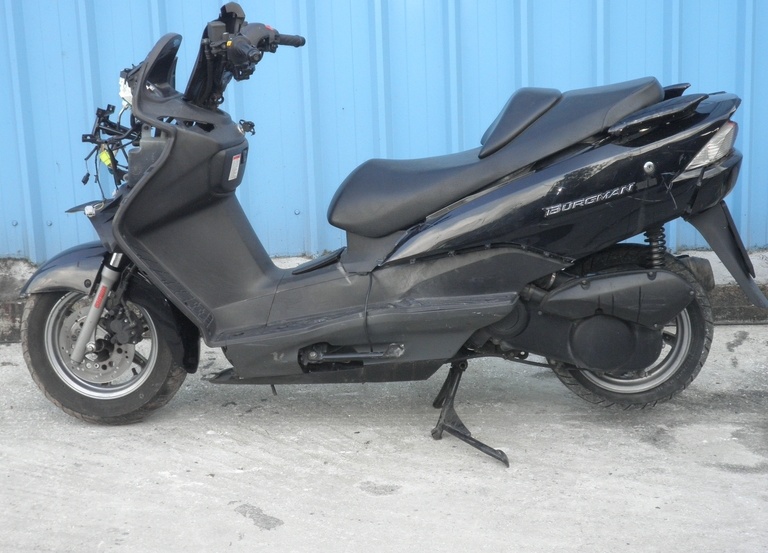 SUZUKI AN 150 BURGMAN ΓΙΑ ΑΝΤΑΛΛΑΚΤΙΚΑ 