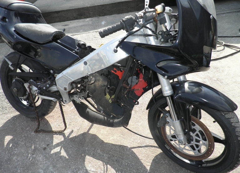 APRILIA RS125 ΓΙΑ ΑΝΤΑΛΑΚΤΙΚΑ........................ 