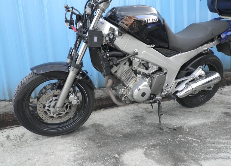 YAMAHA TDM 850 