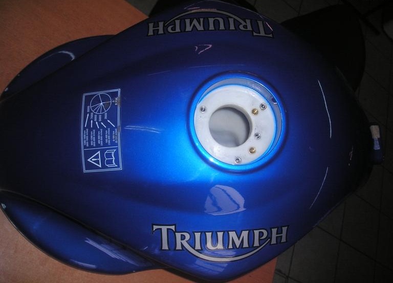 ΡΕΖΕΡΒΟΥΑΡ TRIUMPH SPRINT ST 1050 2005-2007 ΠΛΑΣΤ