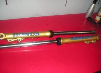 CB250-400N CM 400 ΜΠΟΥΚΑΛΕΣ ΕΜΠΡΟΣ 